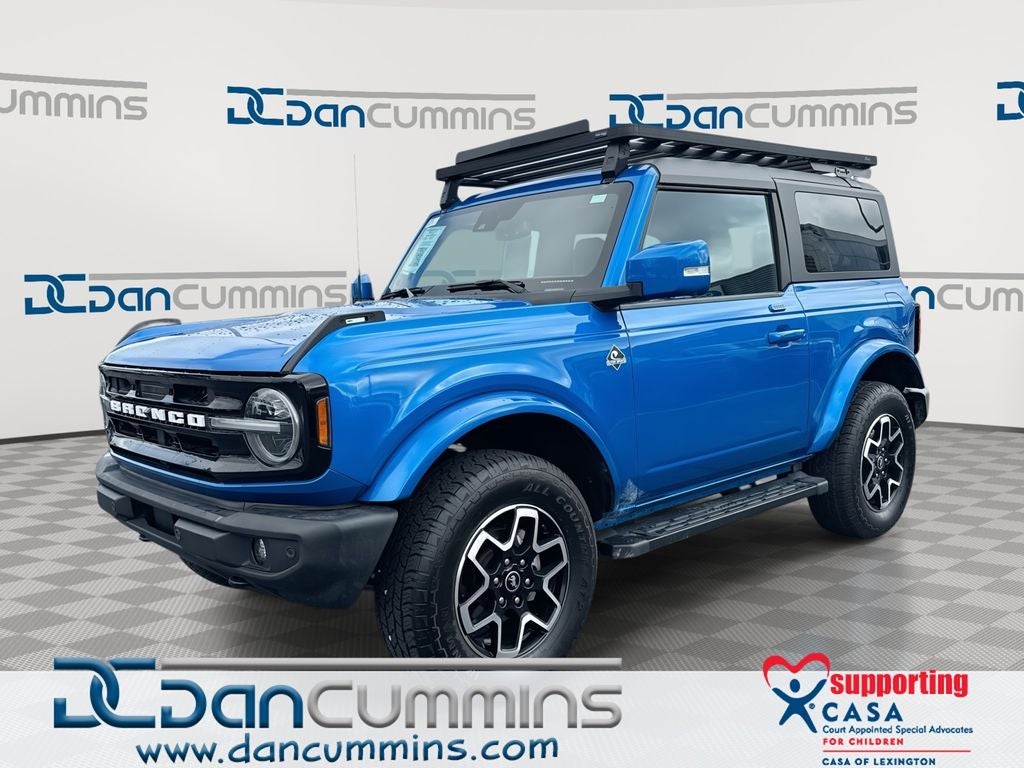 2023 Ford Bronco Outer Banks in Velocity Blue Metallic — front three-quarter view