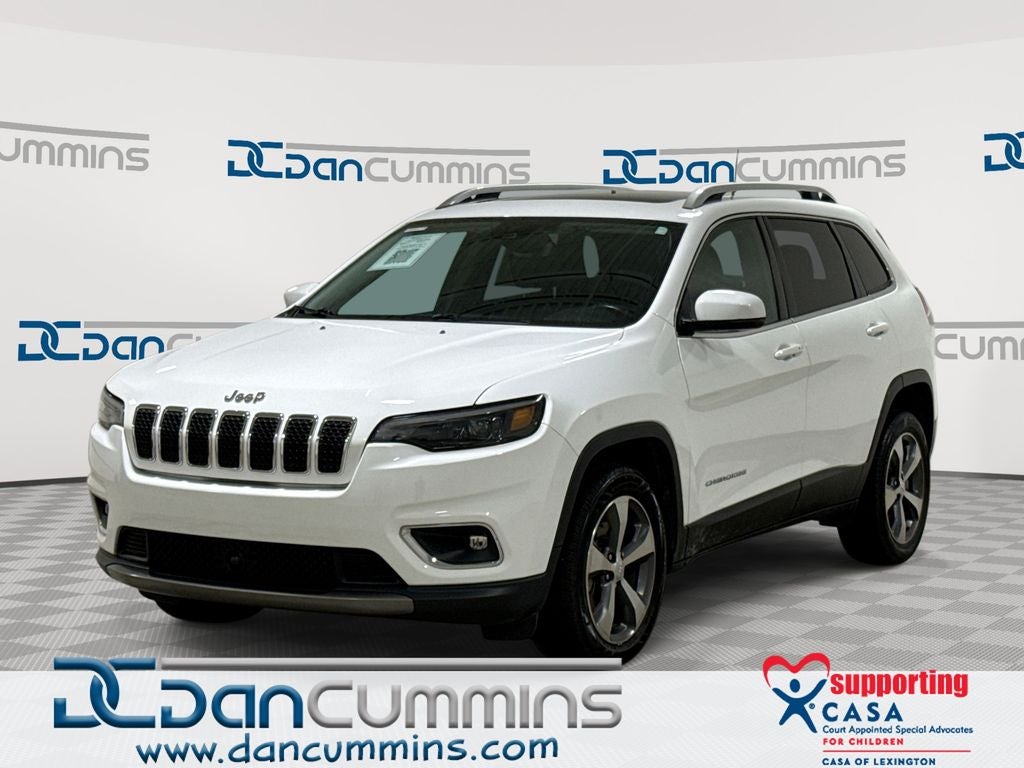 2020 Jeep Cherokee Limited in Bright White Clearcoat — front three-quarter view