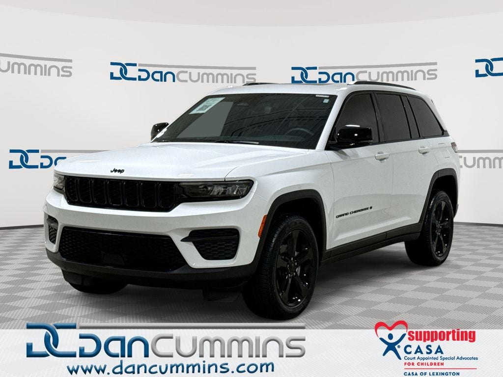 2023 Jeep Grand Cherokee Altitude X in Bright White Clearcoat — front three-quarter view