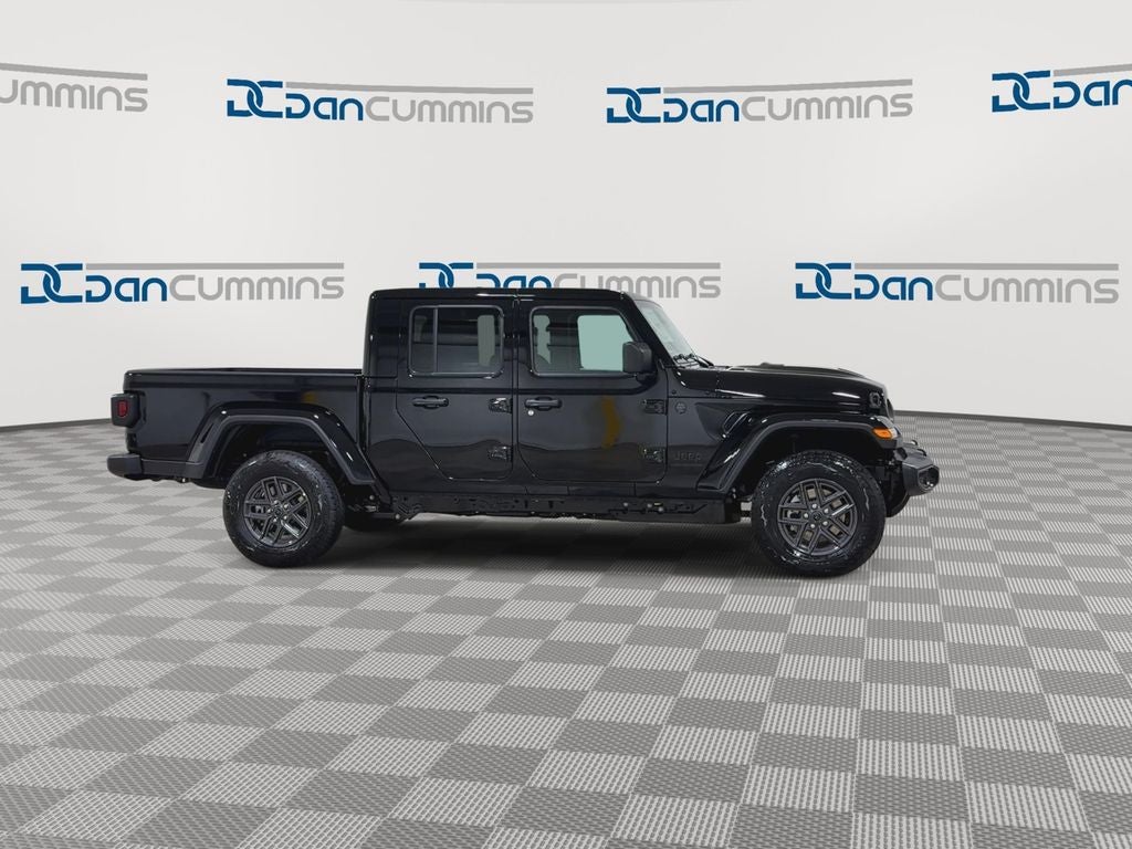 2026 Jeep Gladiator — side profile view
