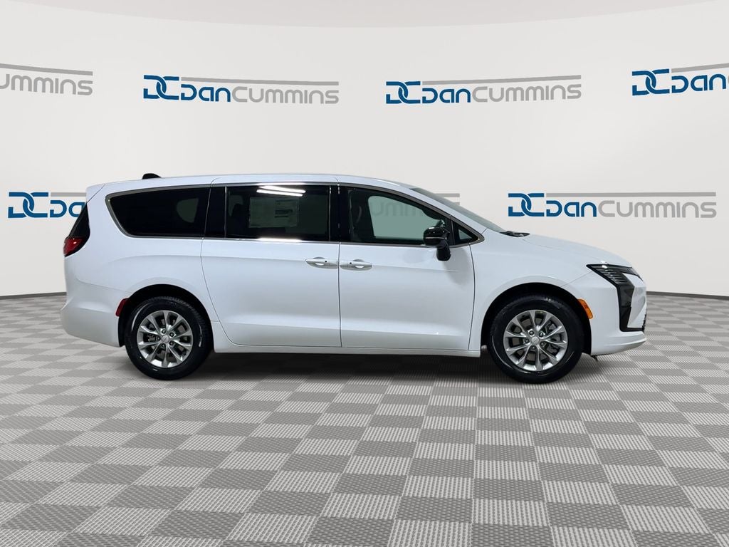 2027 Chrysler Pacifica — side profile view
