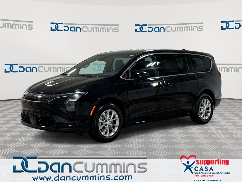 2027 Chrysler Pacifica Select in Diamond Black Crystal Pearl-Coat Exterior Paint — front three-quarter view