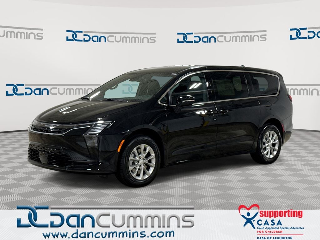 2027 Chrysler Pacifica Select in Diamond Black Crystal Pearl-Coat Exterior Paint — front three-quarter view