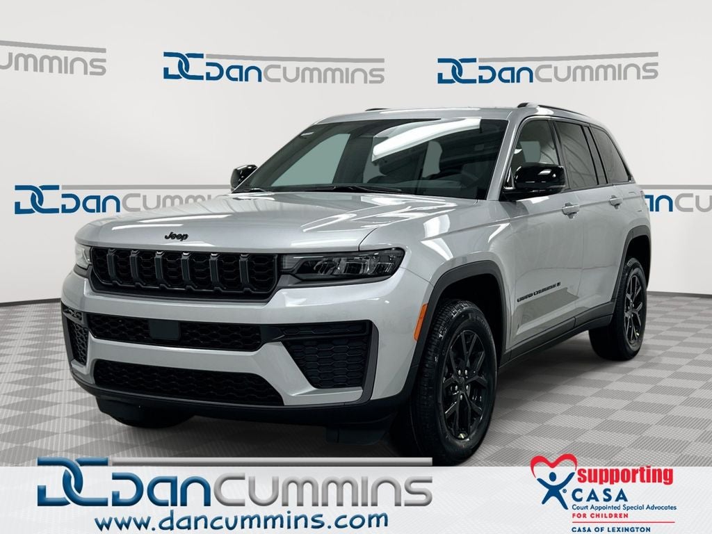 2026 Jeep Grand Cherokee Altitude in Silver Zynith Exterior Paint — front three-quarter view