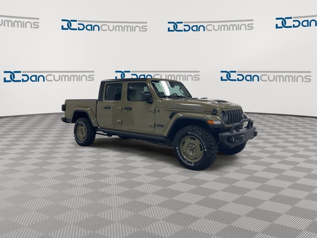 2026 Jeep Gladiator — side profile view