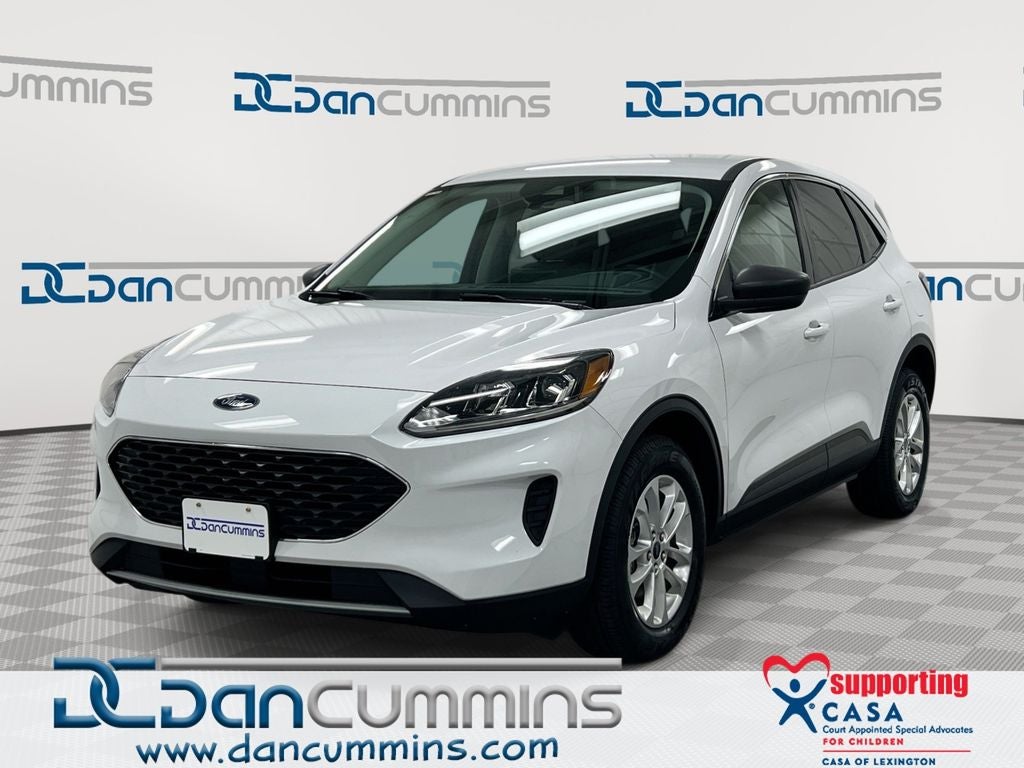 2022 Ford Escape Hybrid SE in Oxford White — front three-quarter view