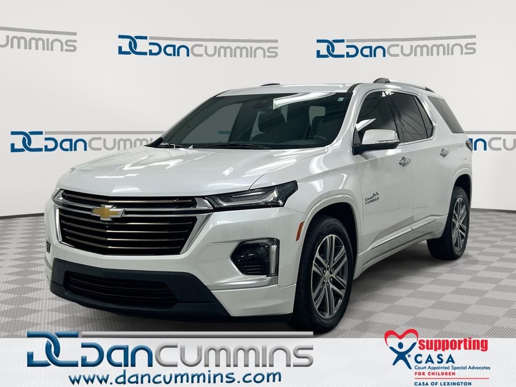 2022 Chevrolet Traverse High Country in Iridescent Pearl Tricoat — front three-quarter view