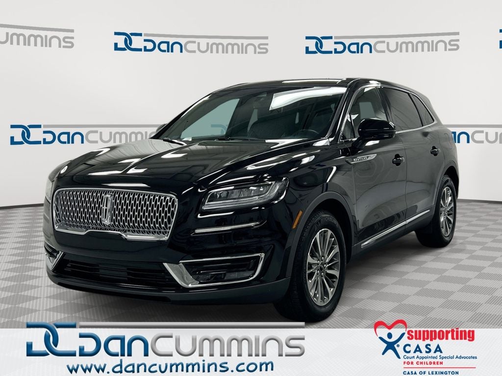 2019 Lincoln Nautilus Select in Black Metallic — front three-quarter view