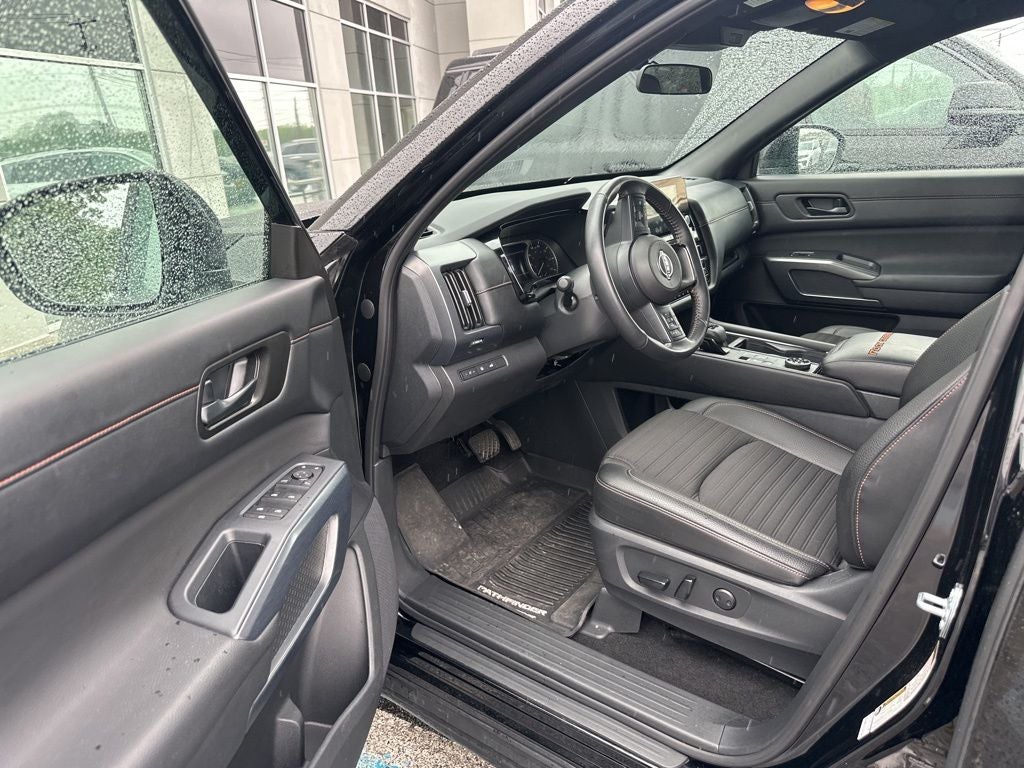 2025 Nissan Pathfinder — detail view