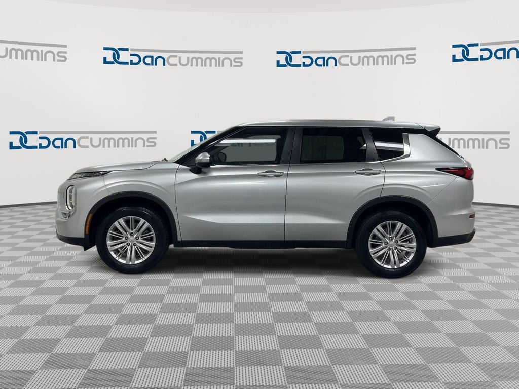 2024 Mitsubishi Outlander — detail view
