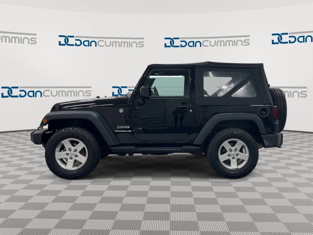 2016 Jeep Wrangler — detail view