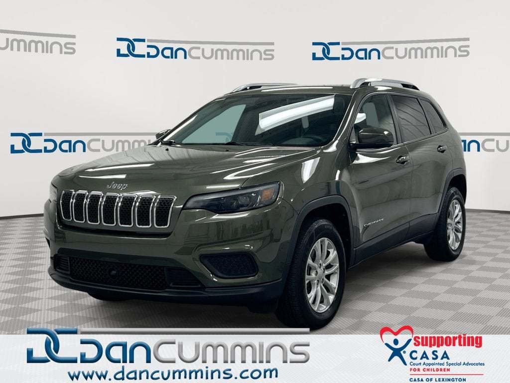 2021 Jeep Cherokee Latitude in Green — front three-quarter view