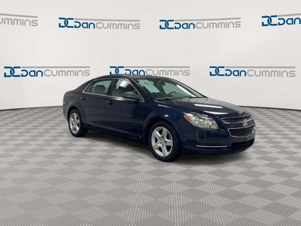 2009 Chevrolet Malibu — side profile view