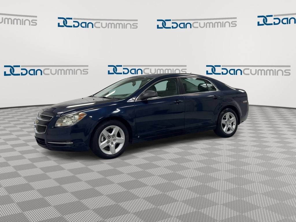 2009 Chevrolet Malibu — interior view