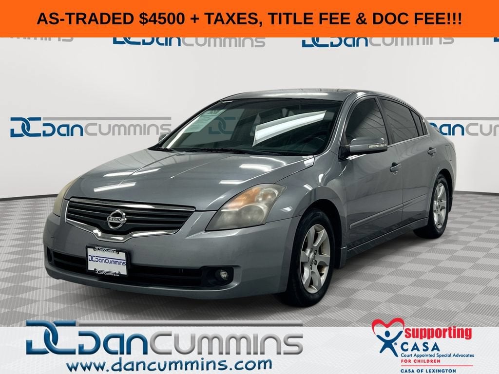 2007 Nissan Altima 3.5 SL in Silver — front three-quarter view