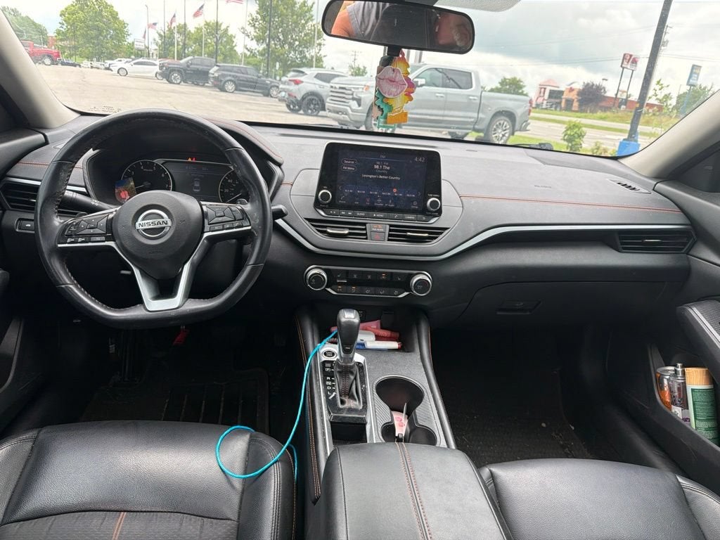2020 Nissan Altima — detail view