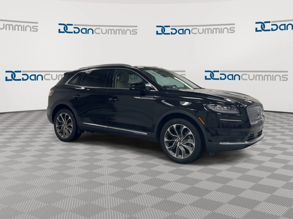 2023 Lincoln Nautilus — side profile view