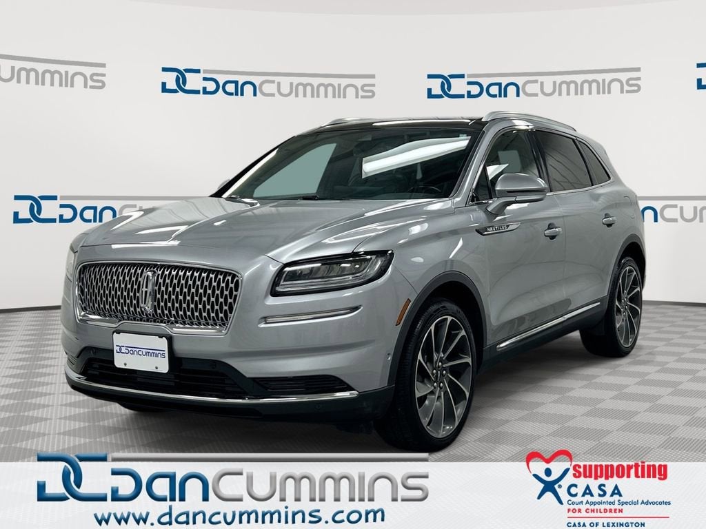 2022 Lincoln Nautilus Reserve in Gray — front three-quarter view