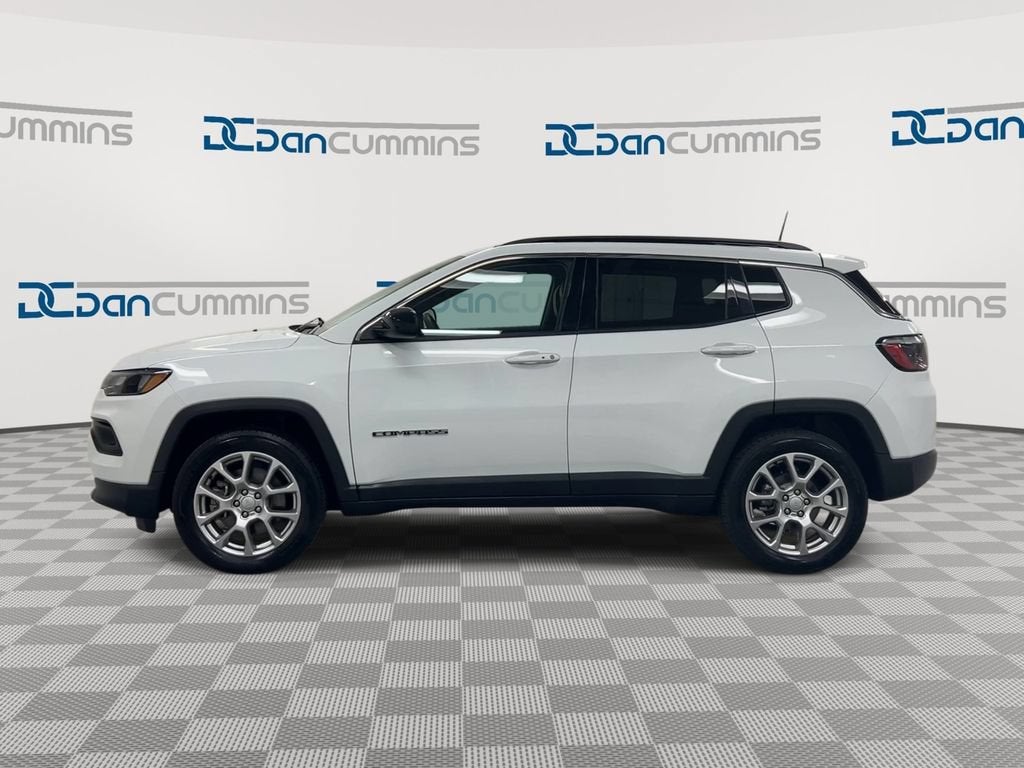 2023 Jeep Compass — detail view