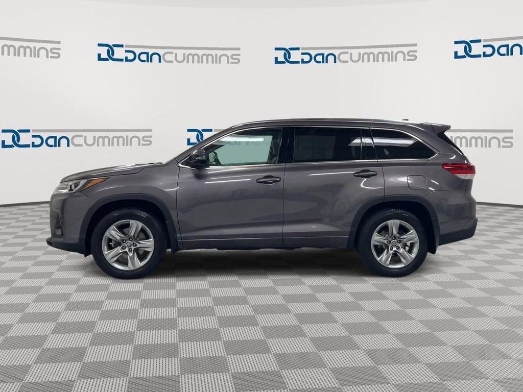 2019 Toyota Highlander — detail view