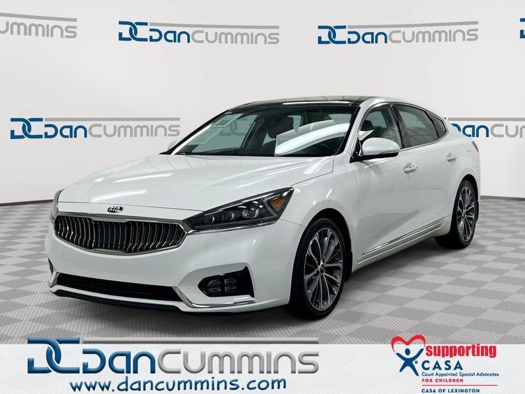 2019 Kia Cadenza Technology in White — front three-quarter view