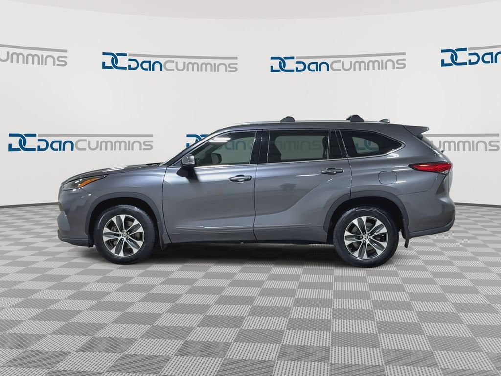 2021 Toyota Highlander — detail view
