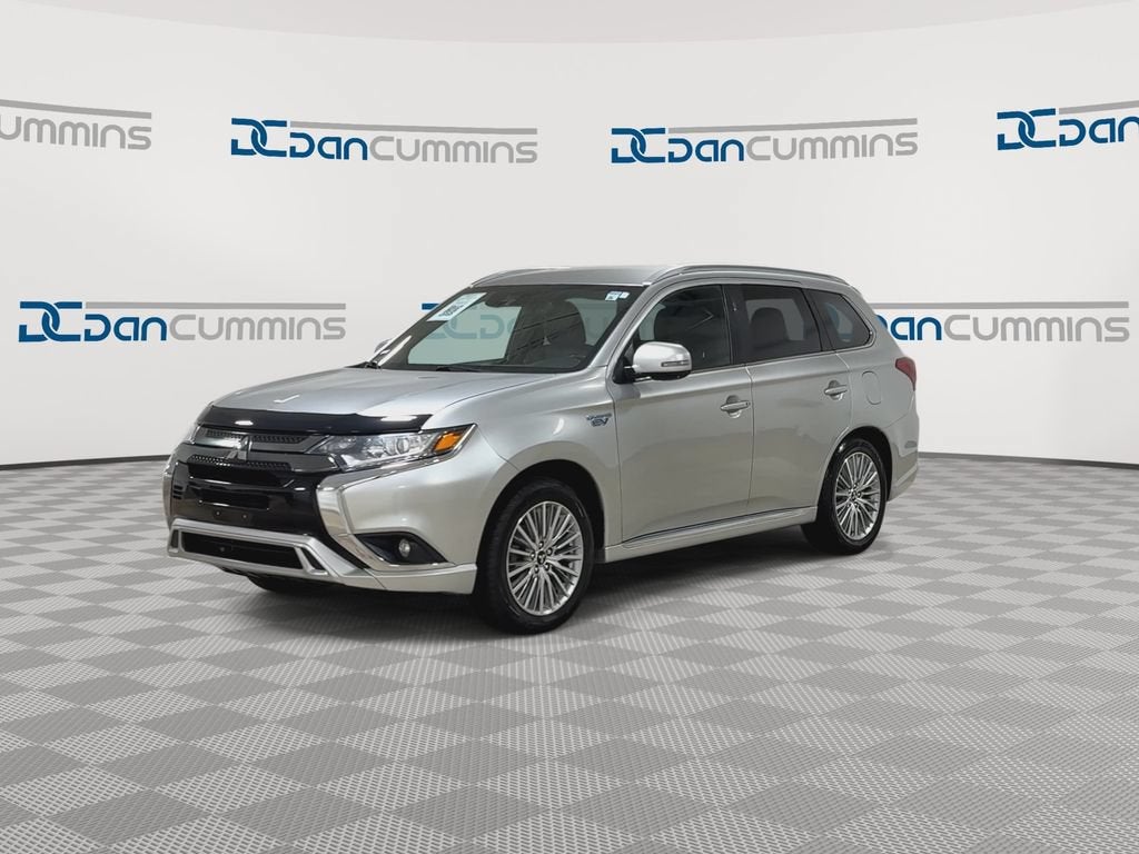 2022 Mitsubishi Outlander PHEV — interior view